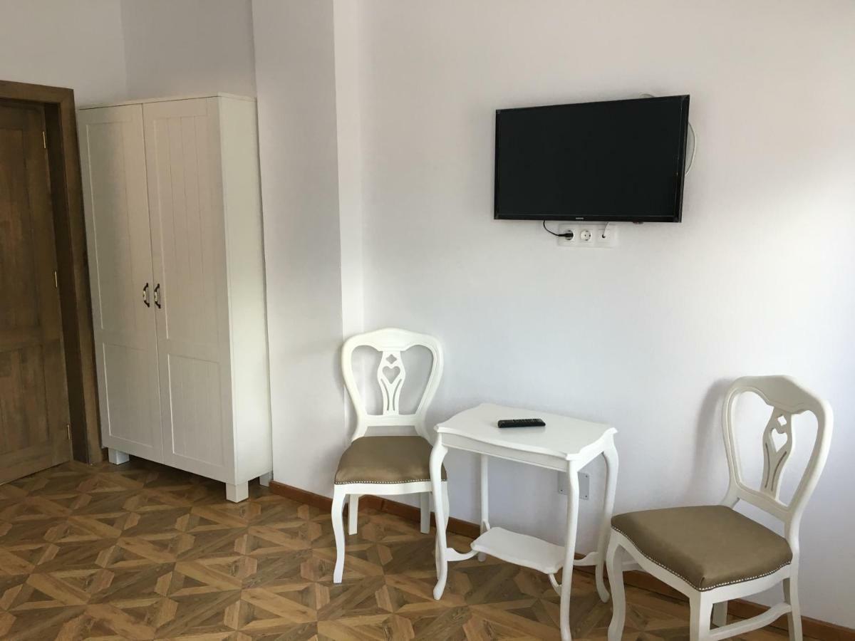 바일레 투슈나드 Casa Karola Haz B&B 외부 사진